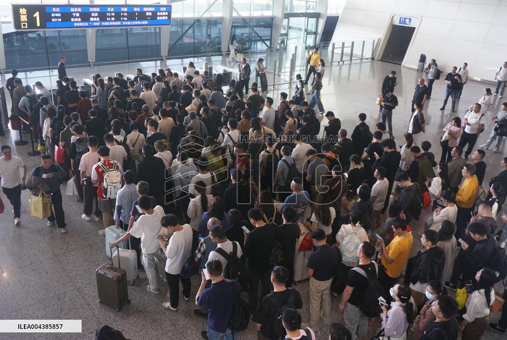 Return Peak During May Day Holiday in Hanghzou