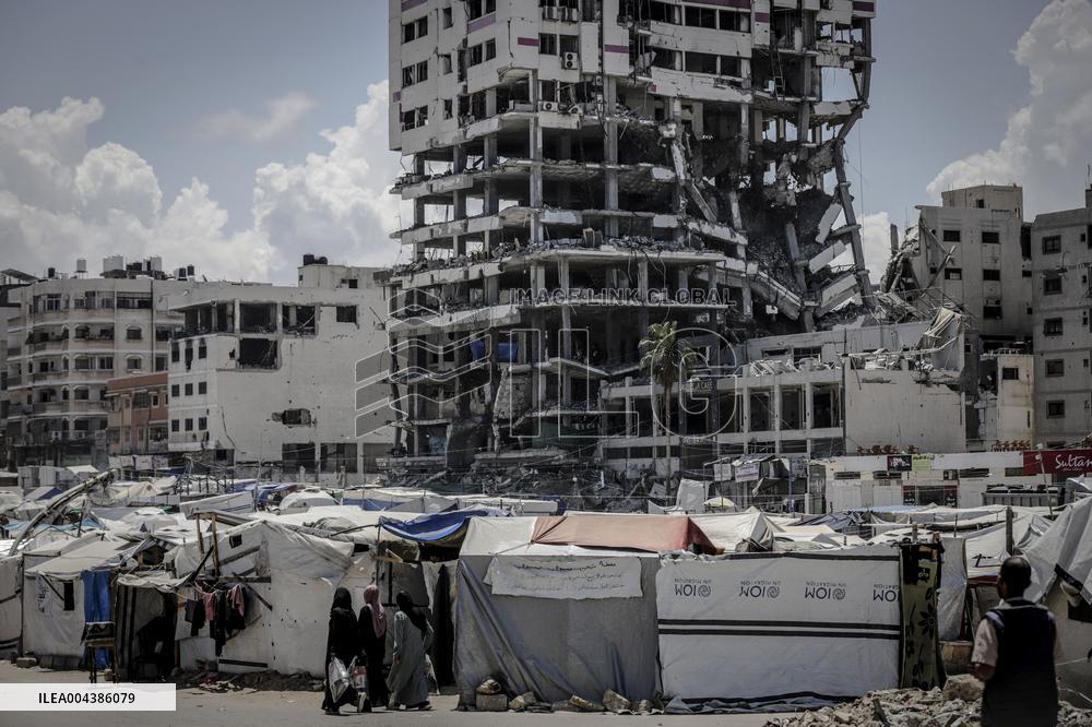 Daily Life of the Displaced in Gaza