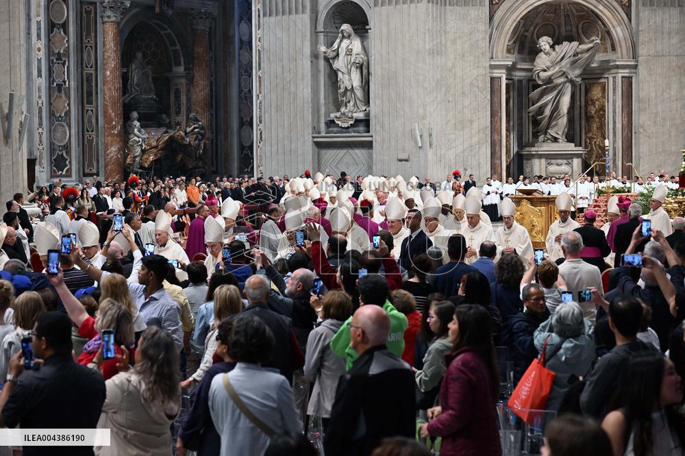 Cardinals at Ninth Novemdiales Mass - Vatican