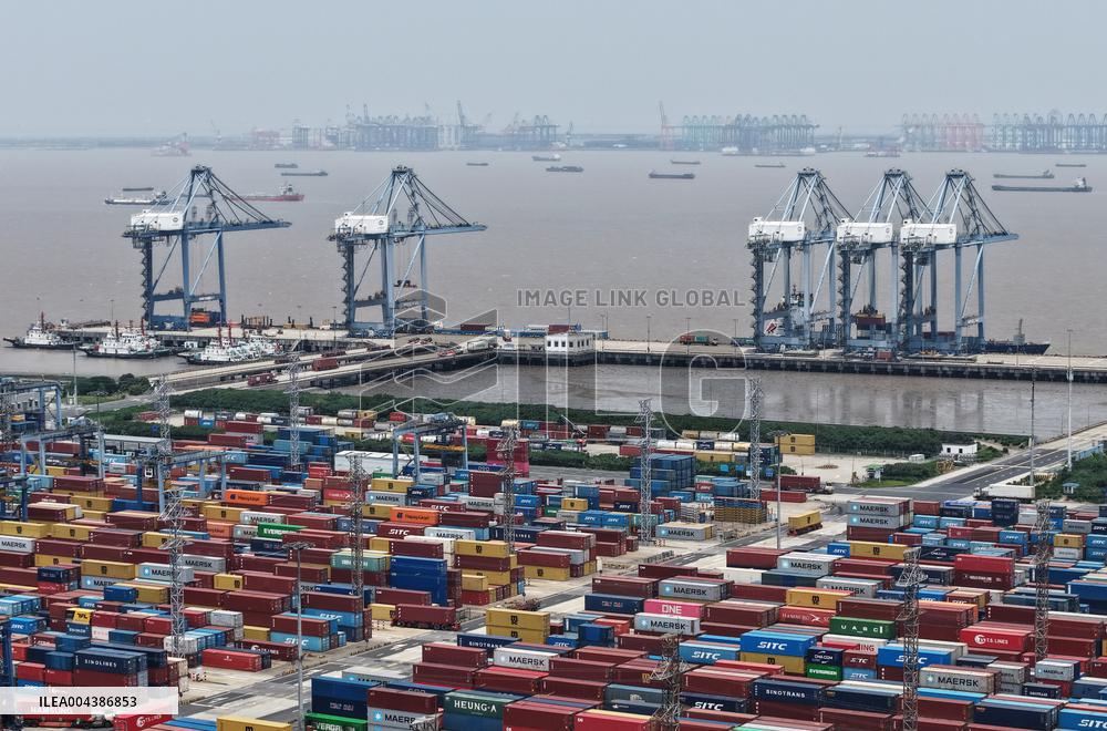 Shanghai Port Foreign Trade Container