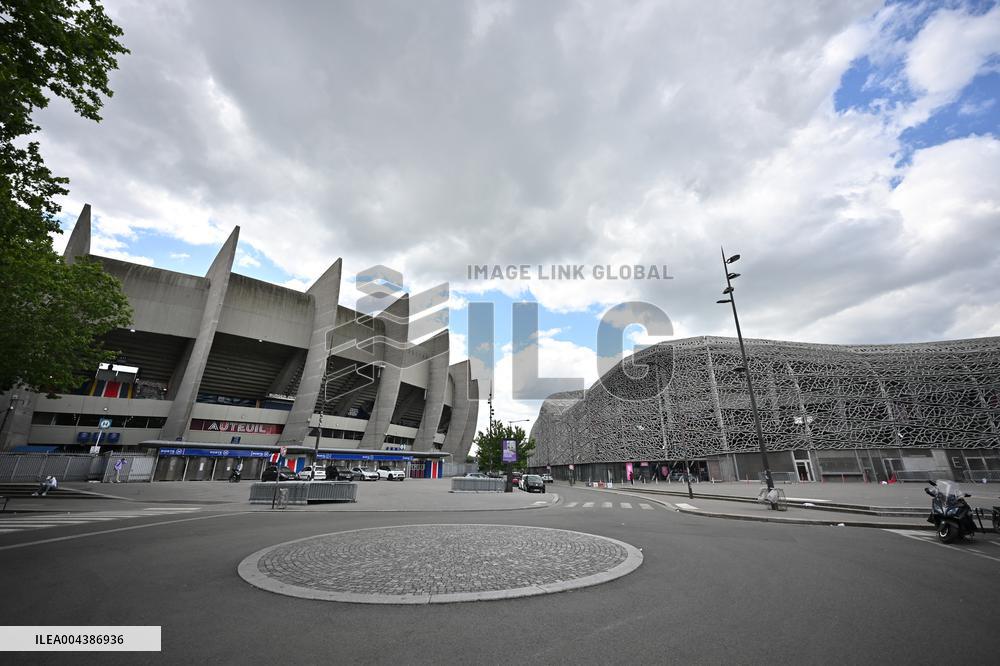 Stadiums of The 2 Parisians Soccer Clubs in Ligue 1 Are Side by Side - Paris