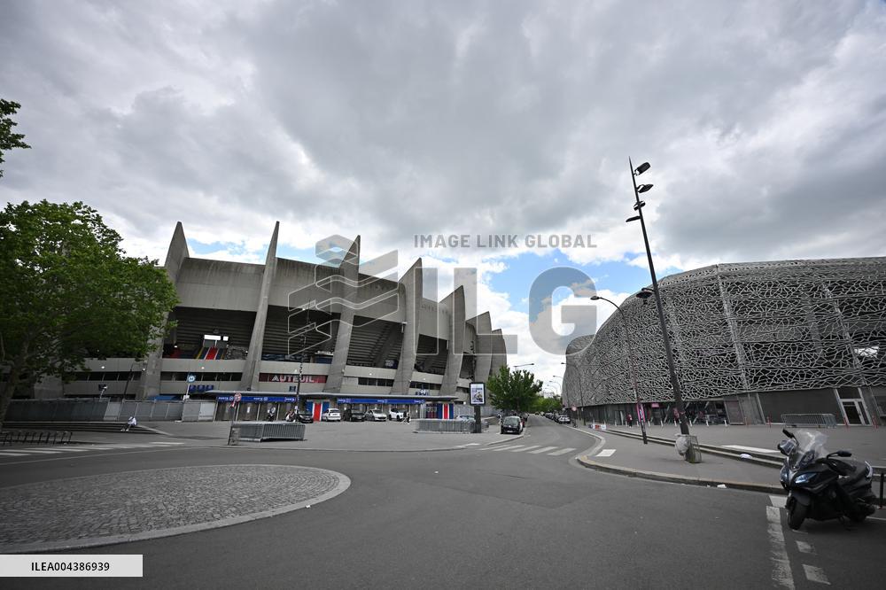 Stadiums of The 2 Parisians Soccer Clubs in Ligue 1 Are Side by Side - Paris