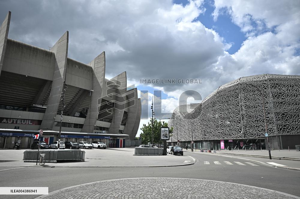 Stadiums of The 2 Parisians Soccer Clubs in Ligue 1 Are Side by Side - Paris