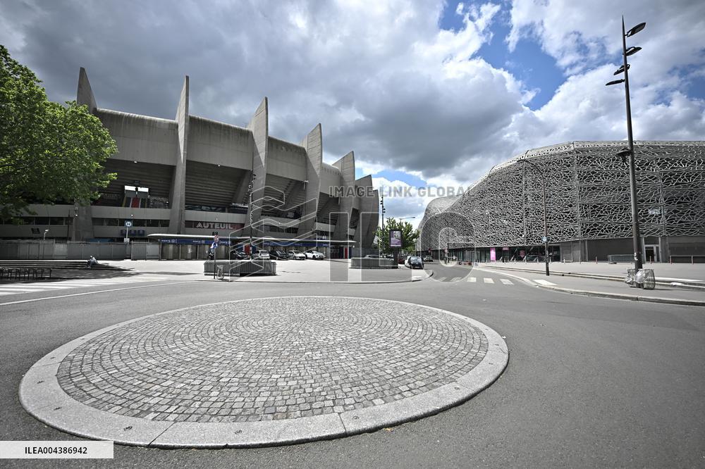 Stadiums of The 2 Parisians Soccer Clubs in Ligue 1 Are Side by Side - Paris