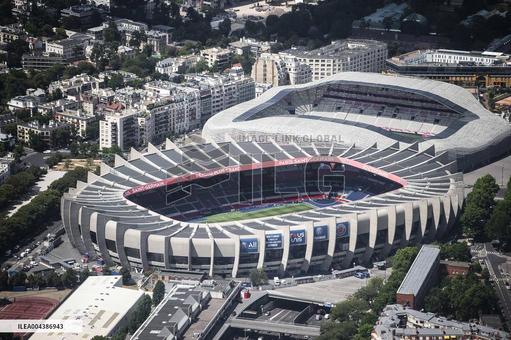 Stadiums of The 2 Parisians Soccer Clubs in Ligue 1 Are Side by Side - Paris