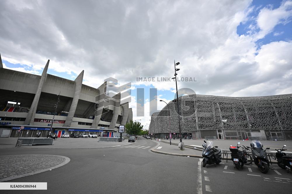 Stadiums of The 2 Parisians Soccer Clubs in Ligue 1 Are Side by Side - Paris