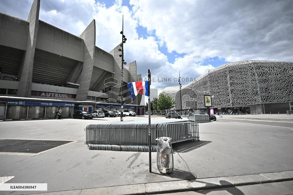 Stadiums of The 2 Parisians Soccer Clubs in Ligue 1 Are Side by Side - Paris