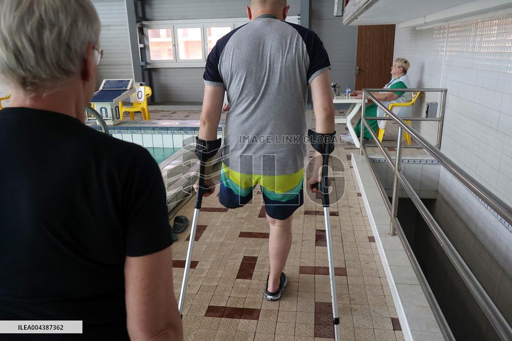 Kharkiv hosts regional swimming championship for veterans