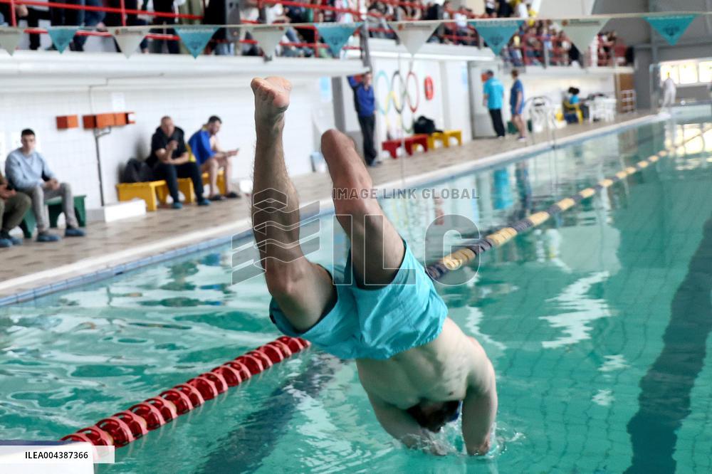 Kharkiv hosts regional swimming championship for veterans