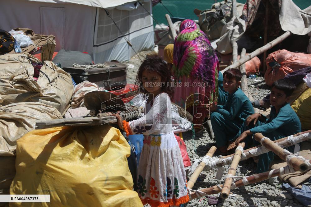 250 000 Refugees Return To Kabul From Pakistan and Iran - Afghanistan