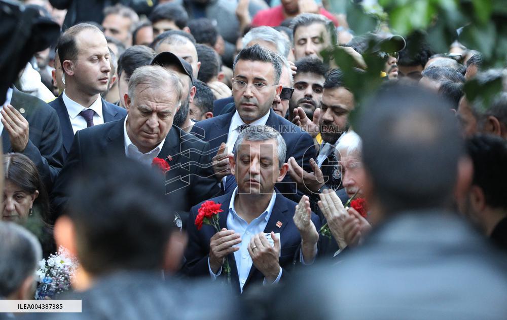 Main Opposition Leader At The Funeral Of Kurdish-Turkish Dialogue Founder - Istanbul