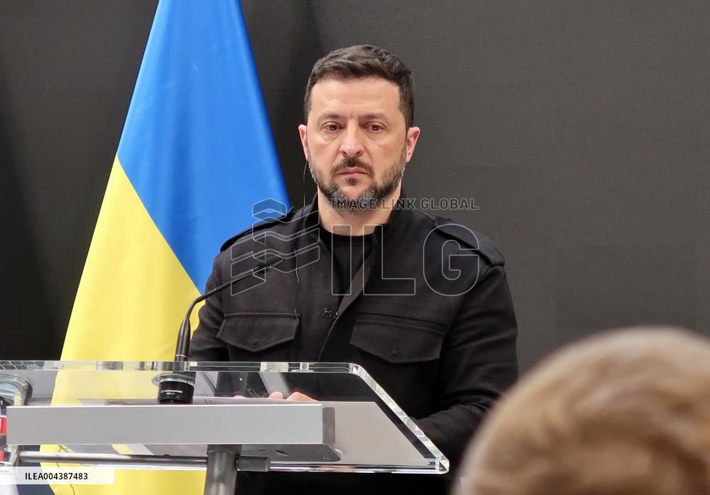 Briefing of Volodymyr Zelenskyy and Petr Fiala in Prague
