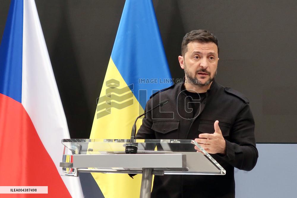 Briefing of Volodymyr Zelenskyy and Petr Fiala in Prague