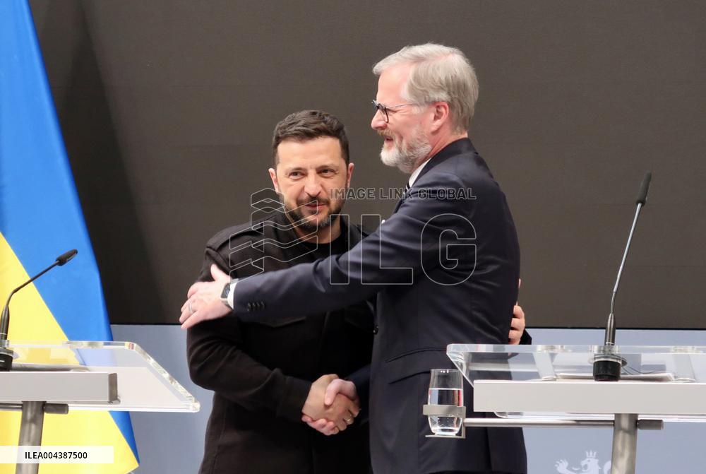 Briefing of Volodymyr Zelenskyy and Petr Fiala in Prague