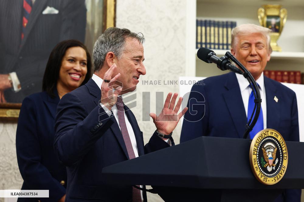 President Trump announces DC will host the 2027 NFL draft