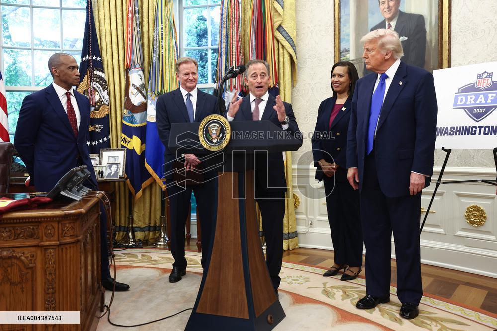 President Trump announces DC will host the 2027 NFL draft