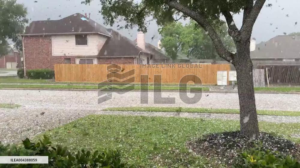 US: Severe Weather Warning for Houston Area With Hail, High Winds, Tornado Risk