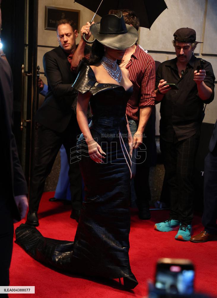 Kim Kardashian And North West Leave Their Hotel - NYC