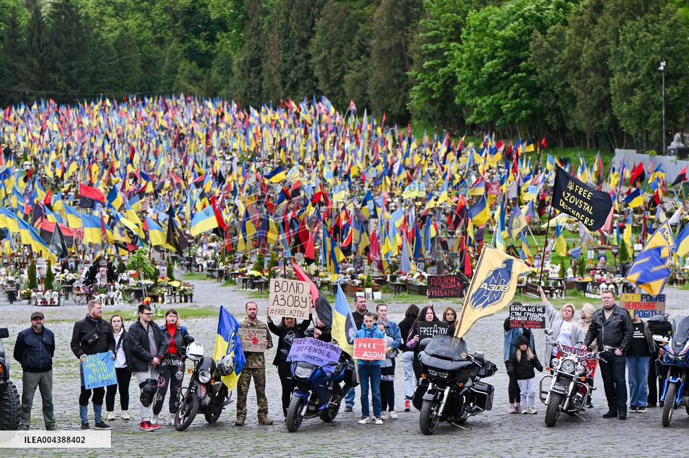 Bikers mark 11 years of Azov Brigade in Lviv