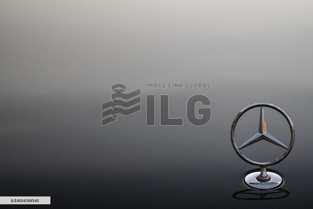 Illustration - The Mercedes Maybach