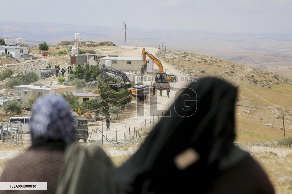 Israel Demolishes Palestinian Homes - West Bank