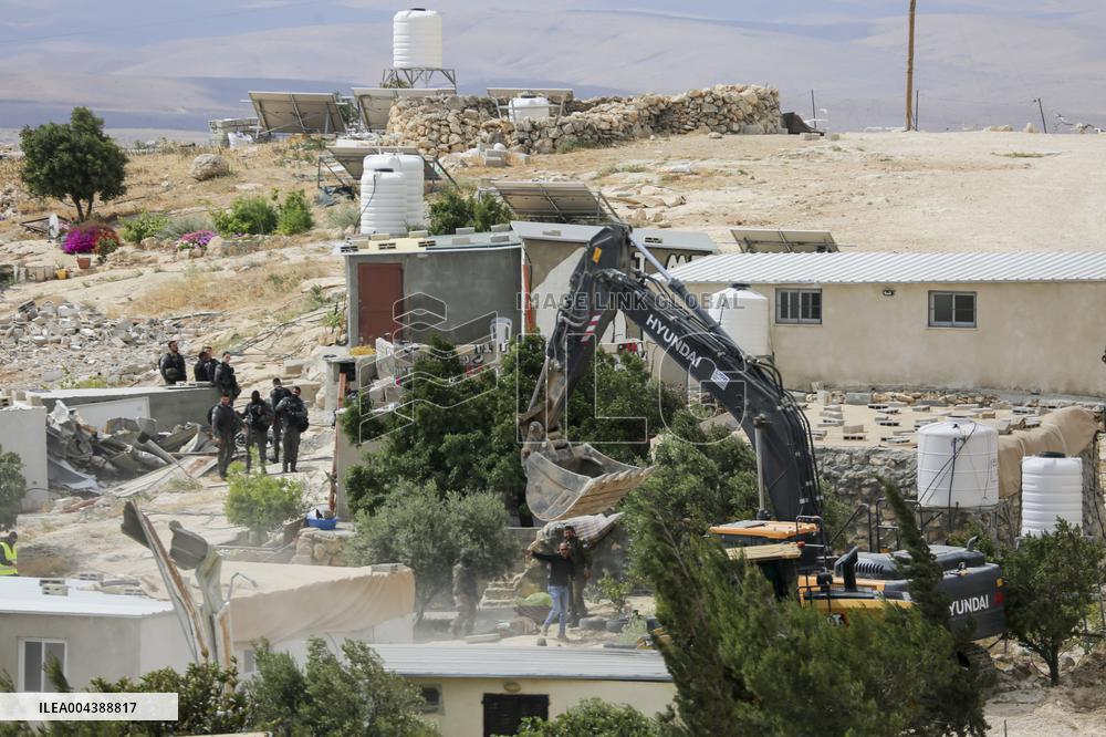 Israel Demolishes Palestinian Homes - West Bank