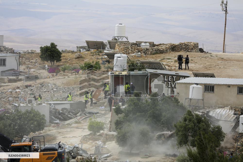 Israel Demolishes Palestinian Homes - West Bank