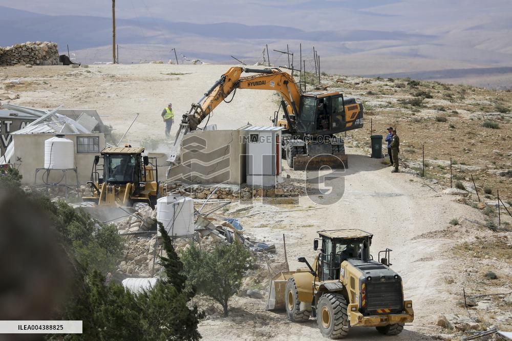 Israel Demolishes Palestinian Homes - West Bank