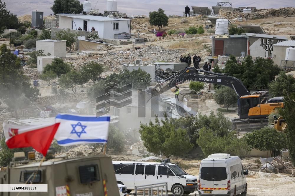 Israel Demolishes Palestinian Homes - West Bank