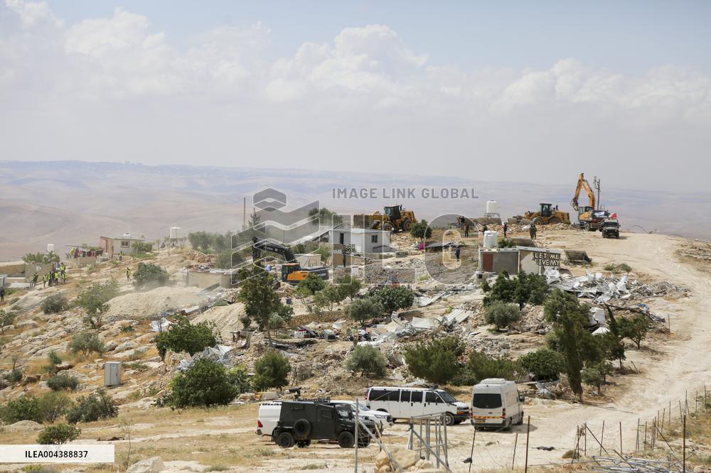 Israel Demolishes Palestinian Homes - West Bank