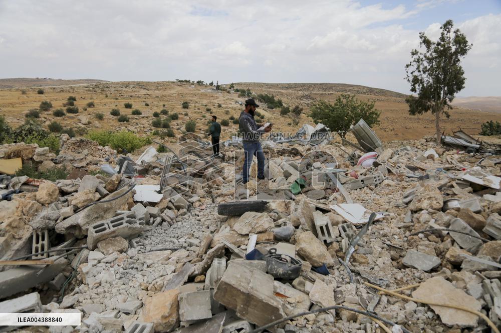 Israel Demolishes Palestinian Homes - West Bank