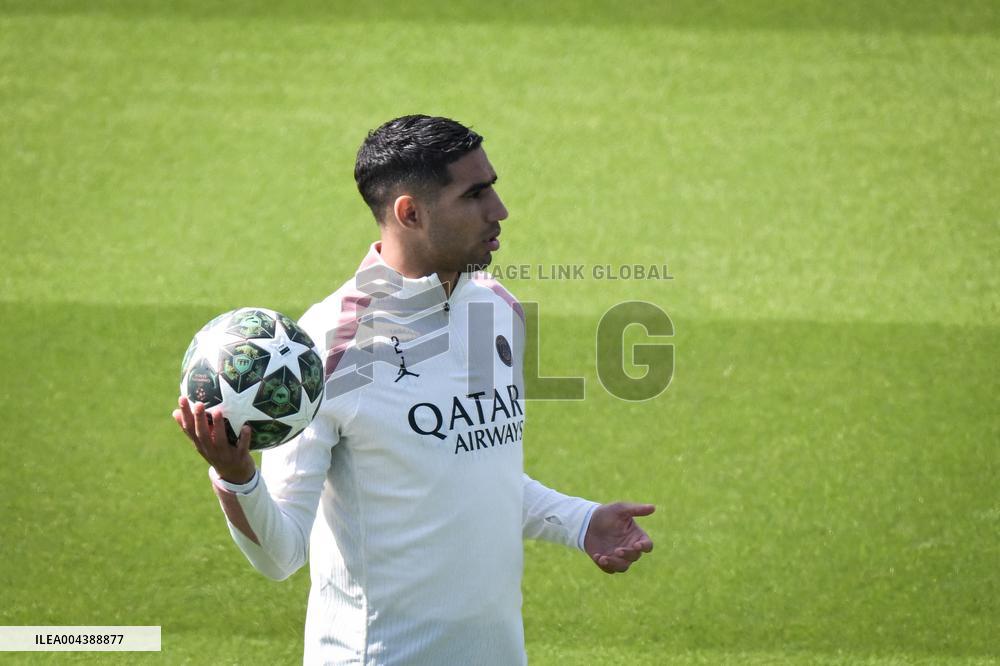 PSG Training before facing Arsenal - FA