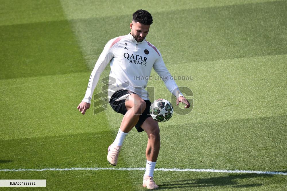 PSG Training before facing Arsenal - FA