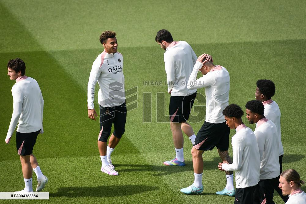 PSG Training before facing Arsenal - FA