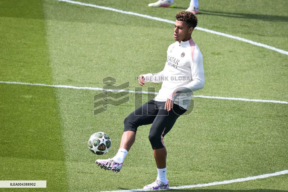 PSG Training before facing Arsenal - FA
