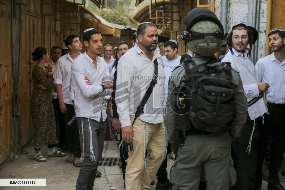 Israeli Forces Escort Settlers - Hebron
