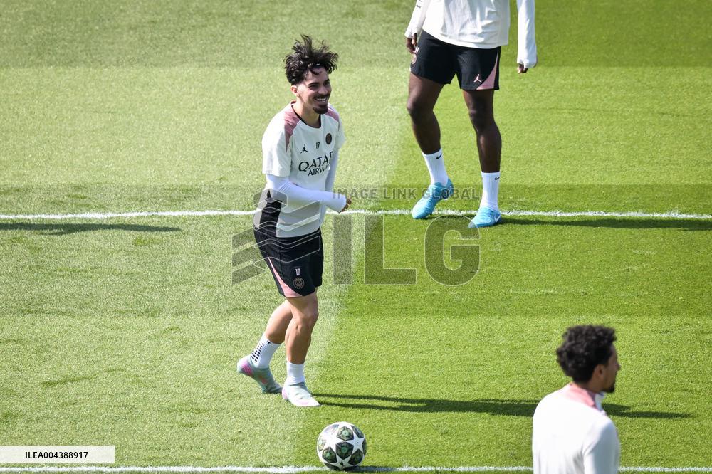 PSG Training before facing Arsenal - FA
