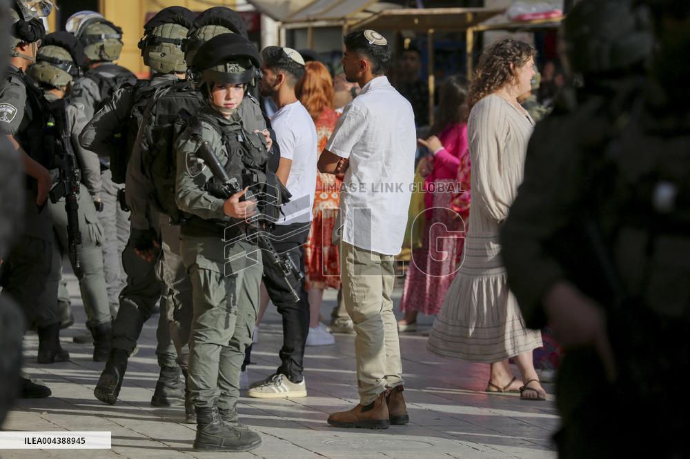 Israeli Forces Escort Settlers - Hebron