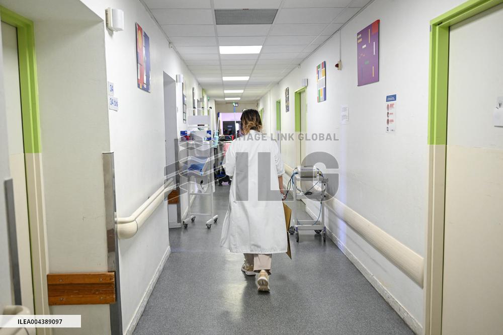 Emergency Department At Saint-Antoine Hospital - Paris
