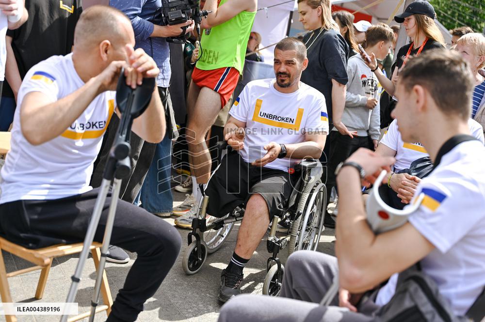 Veterans and UNBROKEN Center patients join Nova Poshta Lviv Half Marathon