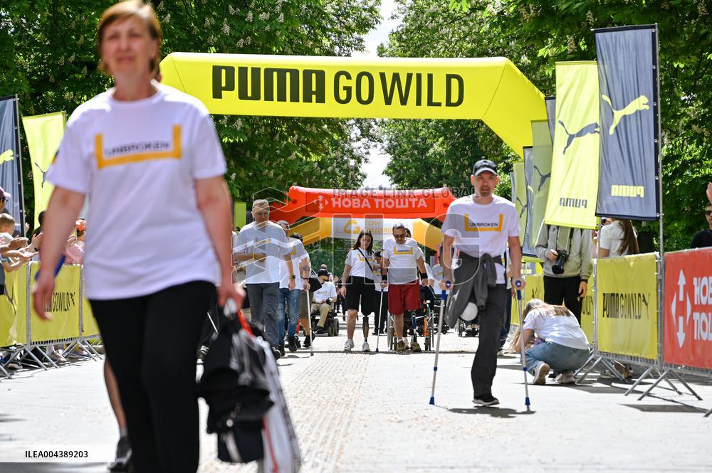 Veterans and UNBROKEN Center patients join Nova Poshta Lviv Half Marathon