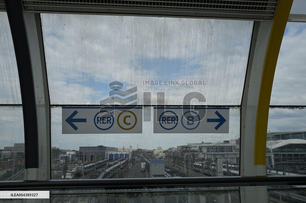 RER B Line Disrupted Due to SNCF Strike - Massy