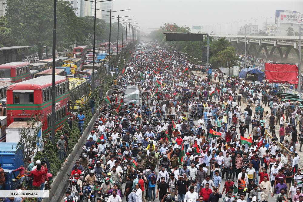 Crowd Welcoming Khaleda Zia - Bangladesh