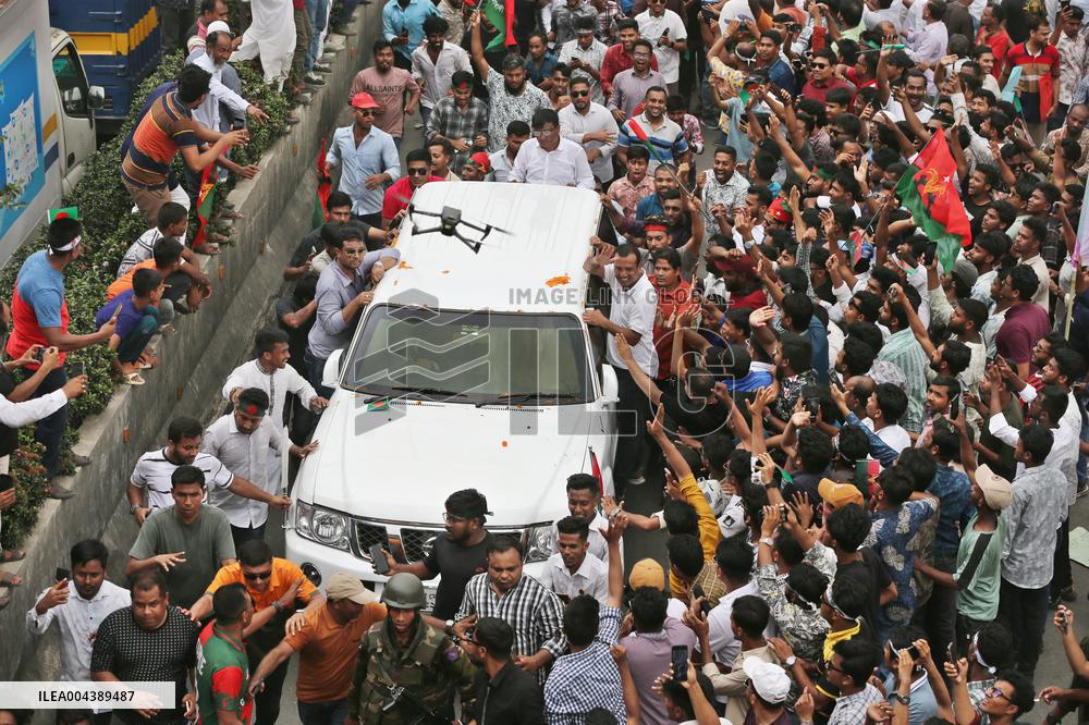 Crowd Welcoming Khaleda Zia - Bangladesh