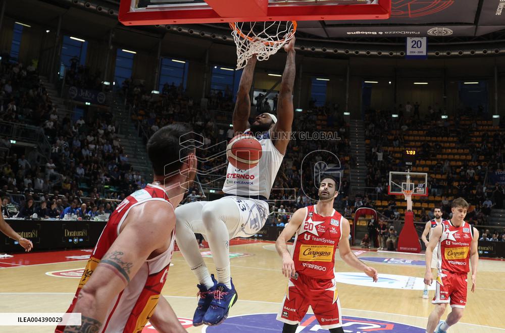 BASKET - Serie A2 - Fortitudo Bologna vs VL Pesaro