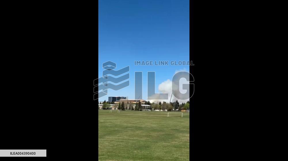 Canada: Large Brush Fire Forces Road Closure, Evacuations in West Edmonton