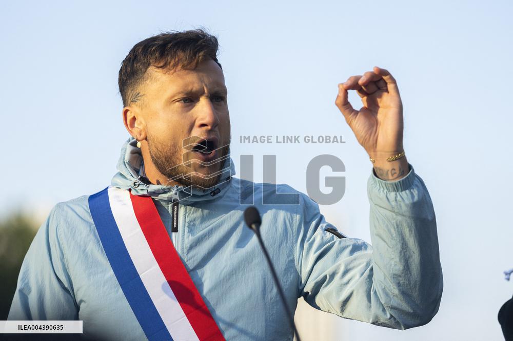 Melenchon Rallies Against Dissolution Threats - Paris