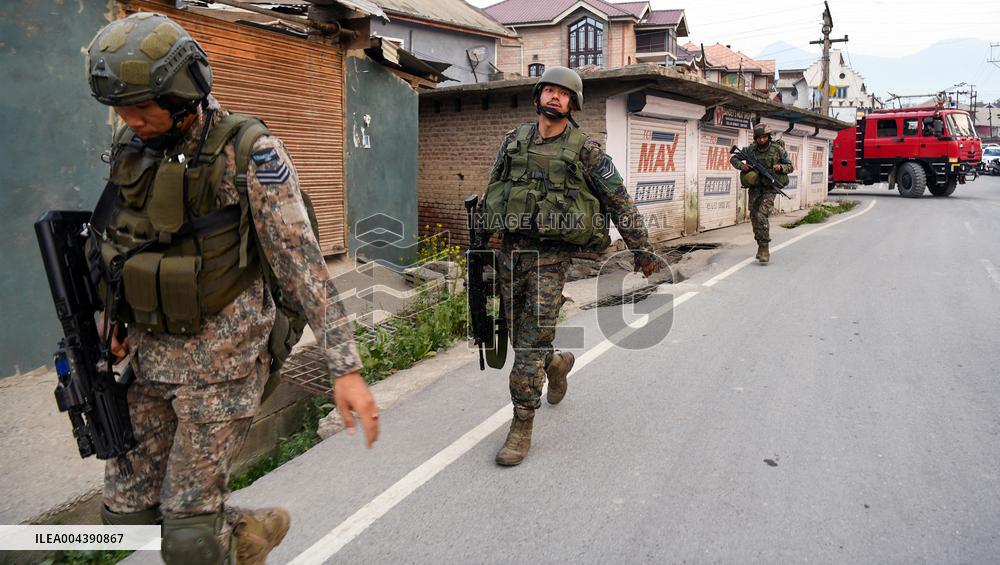 Indian Fighter Jet Crashes in Kashmir Amid Cross-Border Airstrike
