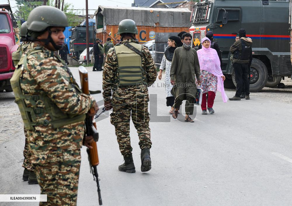 Indian Fighter Jet Crashes in Kashmir Amid Cross-Border Airstrike