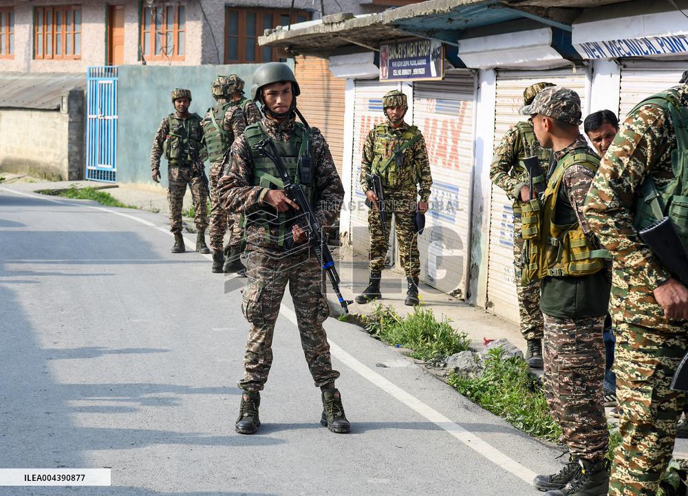 Indian Fighter Jet Crashes in Kashmir Amid Cross-Border Airstrike